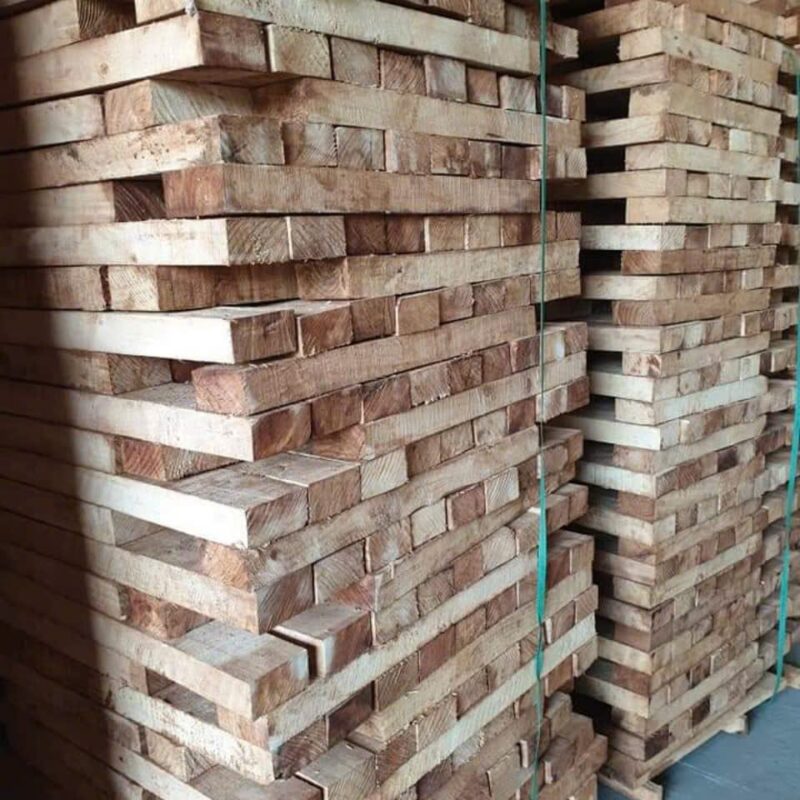 Gỗ cao su gốc đỏ xẻ thanh đóng kiện